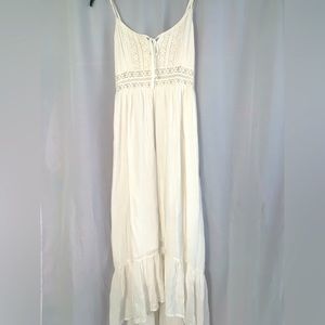white flowy summer abercrombie maxi dress